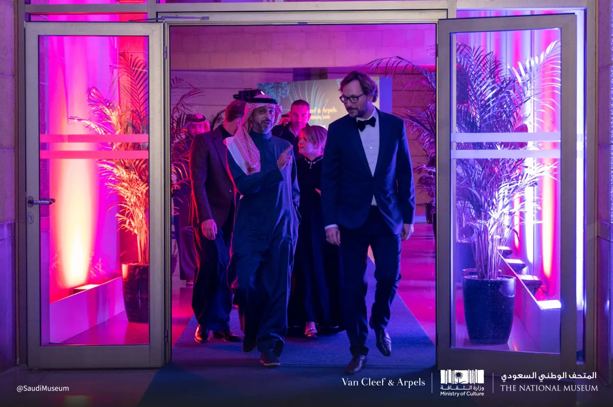 افتتاح معرض "الزمن، الطبيعة، الحب" برعاية وزير الثقافة السعودي في المتحف الوطني - الصورة من حساب المتحف الوطني السعودي على تويتر