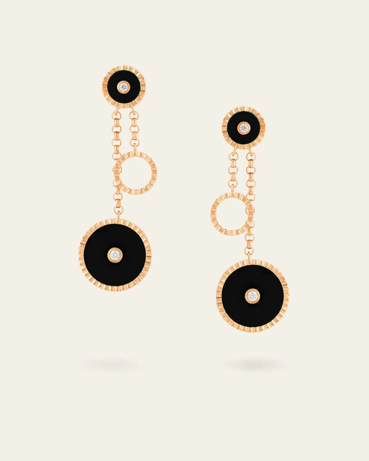 أقراط Coco drop من Marli New York