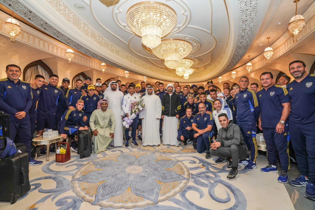 وصول بوكاجونيورز وراسينج كلوب إلى العين. الصورة من تويتر مجلس أبوظبي الرياضي