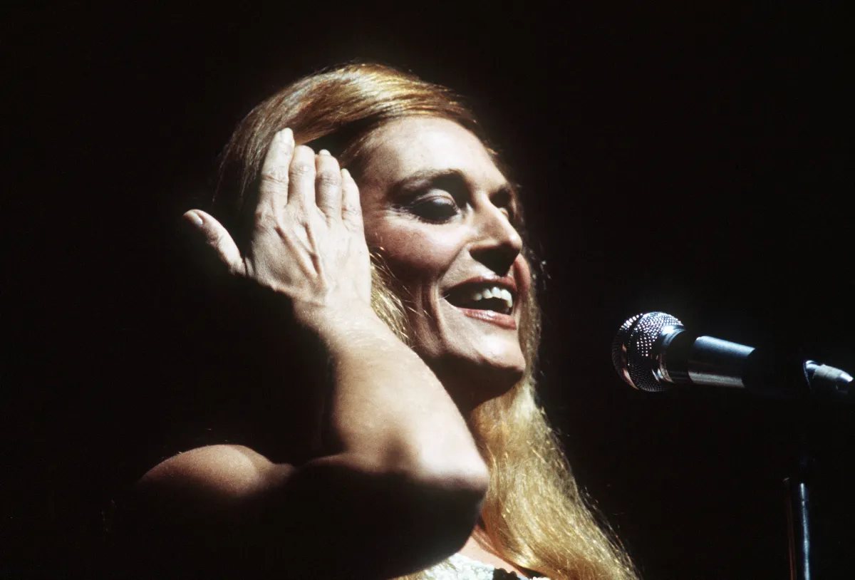 Picture dated March 1980 showing Egyptian born French singer Dalida, who committed suicide on 03 May 1987 at her house in the Parisian Montmartre district. (FILM) AFP PHOTO