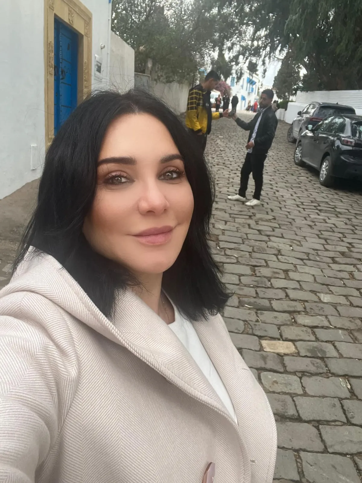 النجمة سلاف فواخرجي في جولة في مدينة سيدي بوسعيد - الصورة من حسابها على الفيسبوك