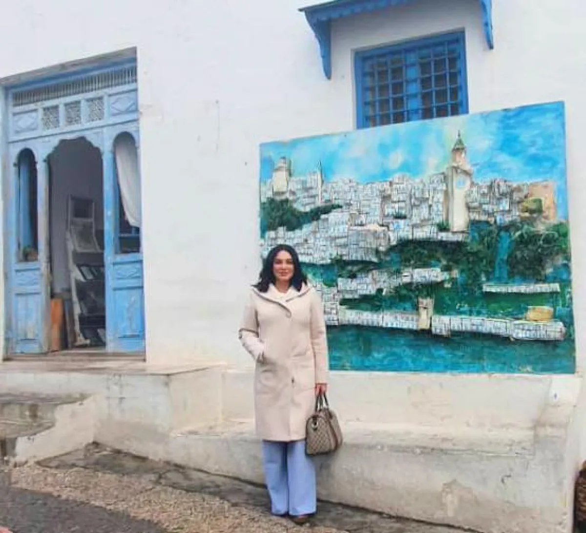  سلاف فواخرجي في جولة سياحية في شوارع تونس- الصورة من حسابها الرسمي على الفيسبوك