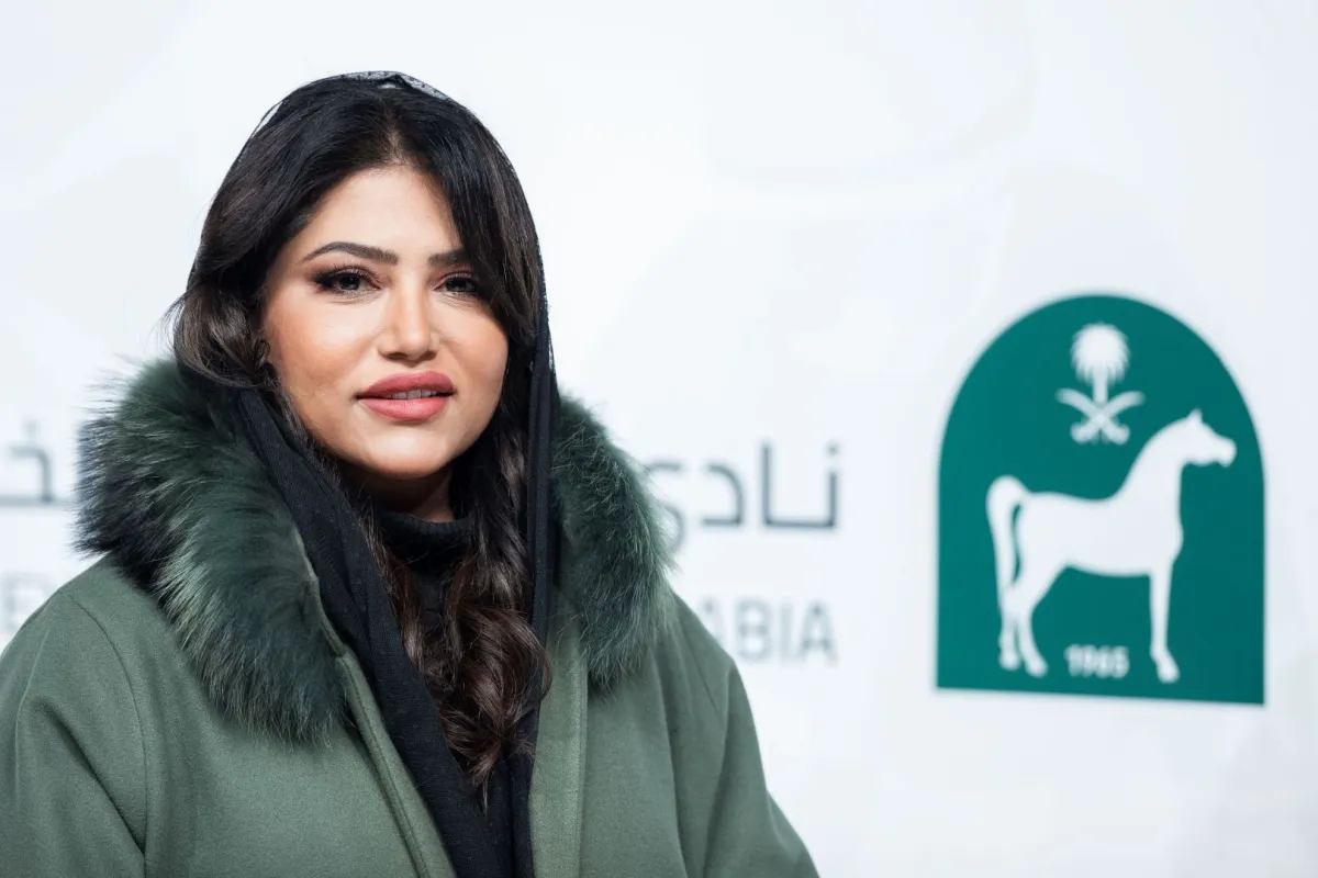 هناء المهيد - الصورة من المركز الإعلامي لنادي سباقات الخيل 