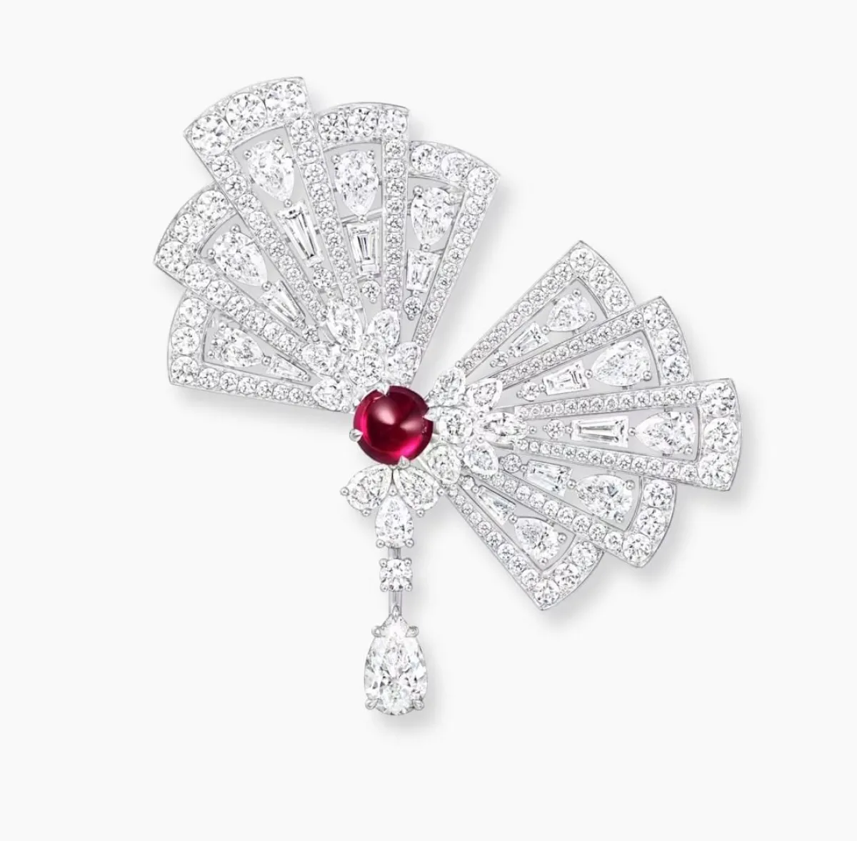 بروش Betta Fish من هاري وينستون Harry Winston  