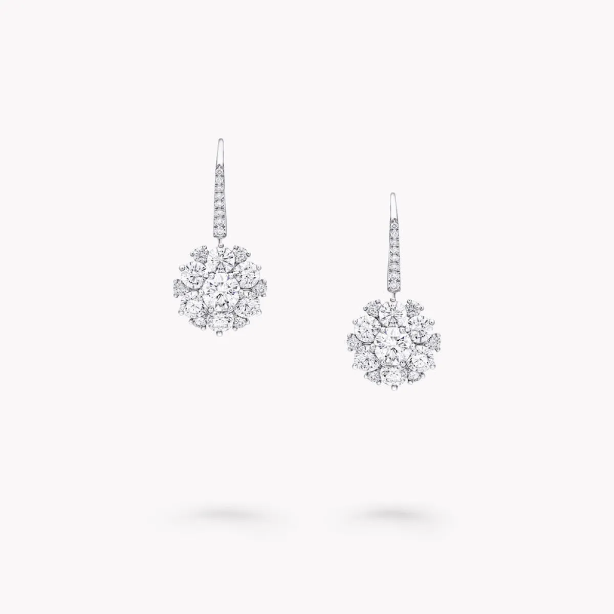 أقراط Round Diamond Cluster من غراف Graff