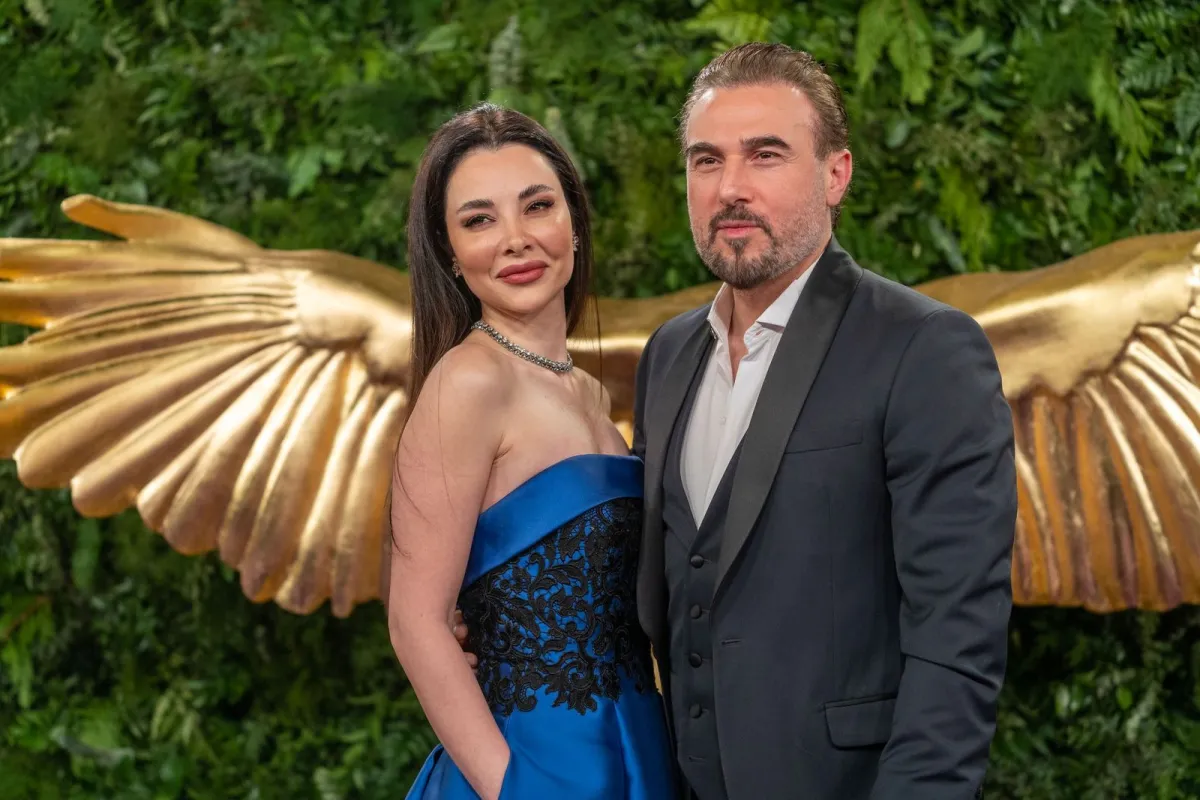 باسم مغنية وزوجته-الصورة من المركز الإعلامي لموسم الرياض