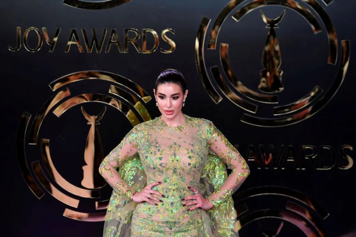 مكياج وتسريحات شعر النجمات في حفل Joy Awards