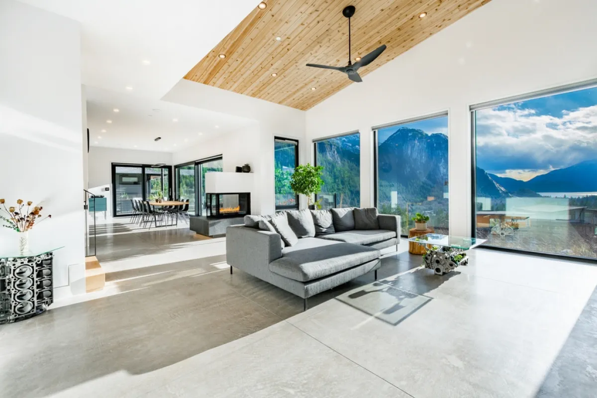 نموذج عن الجدران الزجاجية