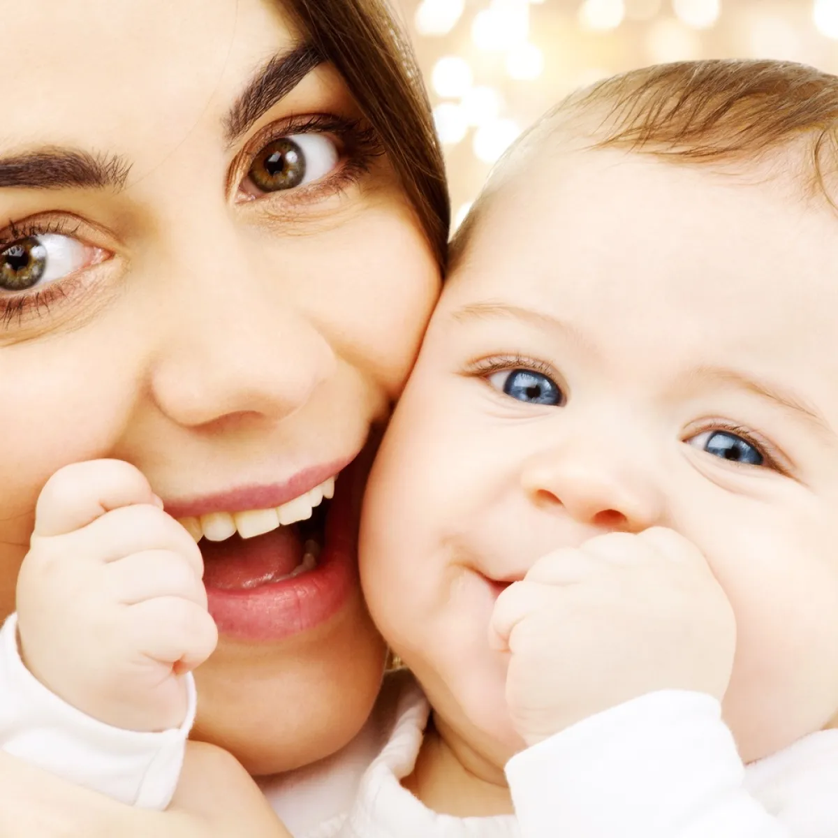 صورة لأم وطفلها الجديد