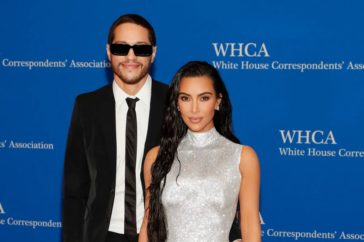  Pete Davidson and Kim Kardashian attend the 2022 White House Correspondents' Association Dinner at Washington Hilton on April 30, 2022 in Washington, DC.  Paul Morigi / GETTY IMAGES NORTH AMERICA / Getty Images via AFP
