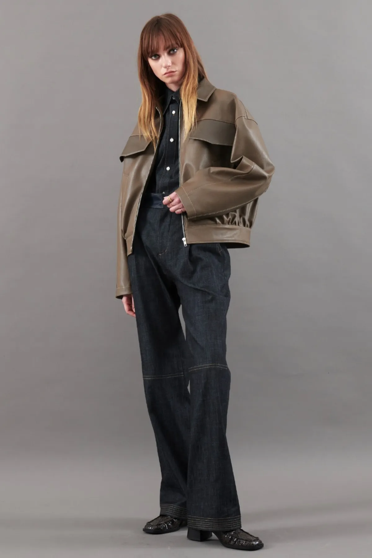 جاكيت جلد باللون البني من Oct31