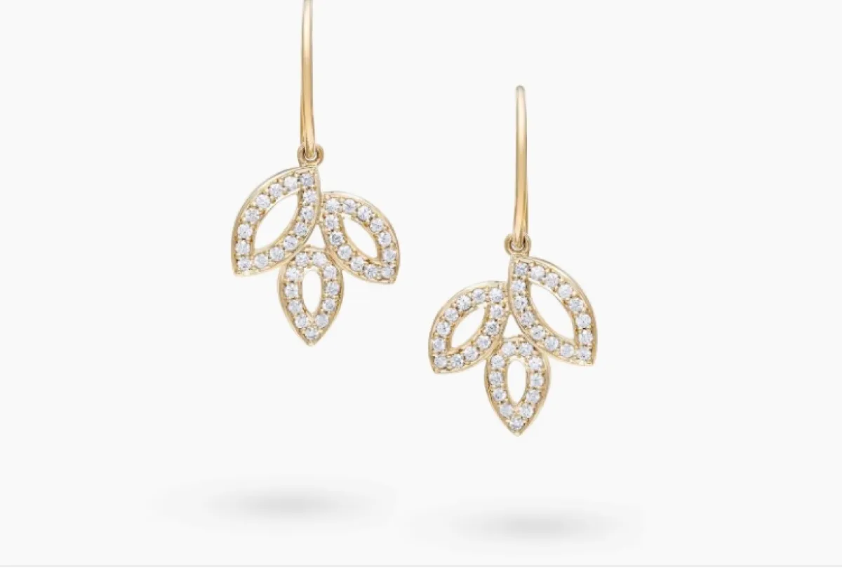 أقراط Lily Cluster من هاري وينستون Harry Winston