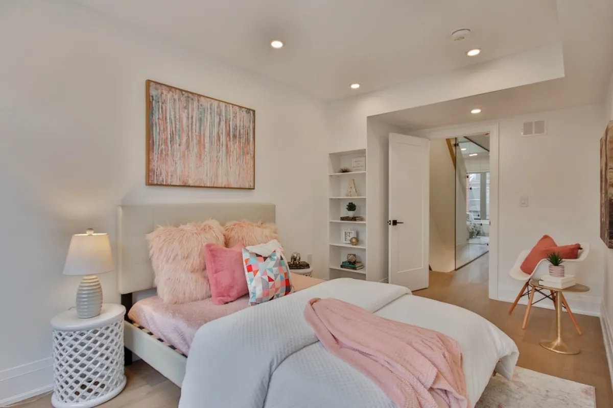 ألأوان رائقة في غرفة النوم