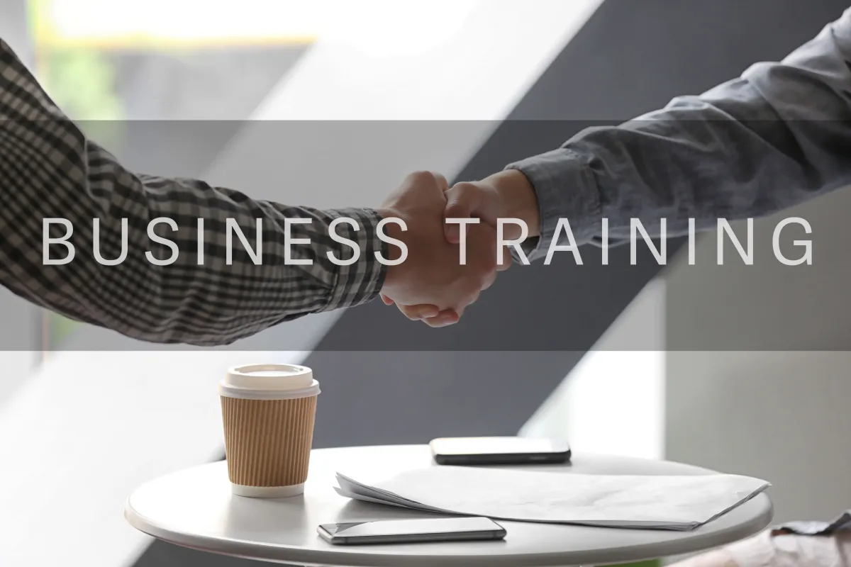 لدى بعض الشركات برامج لتطوير الموظفين