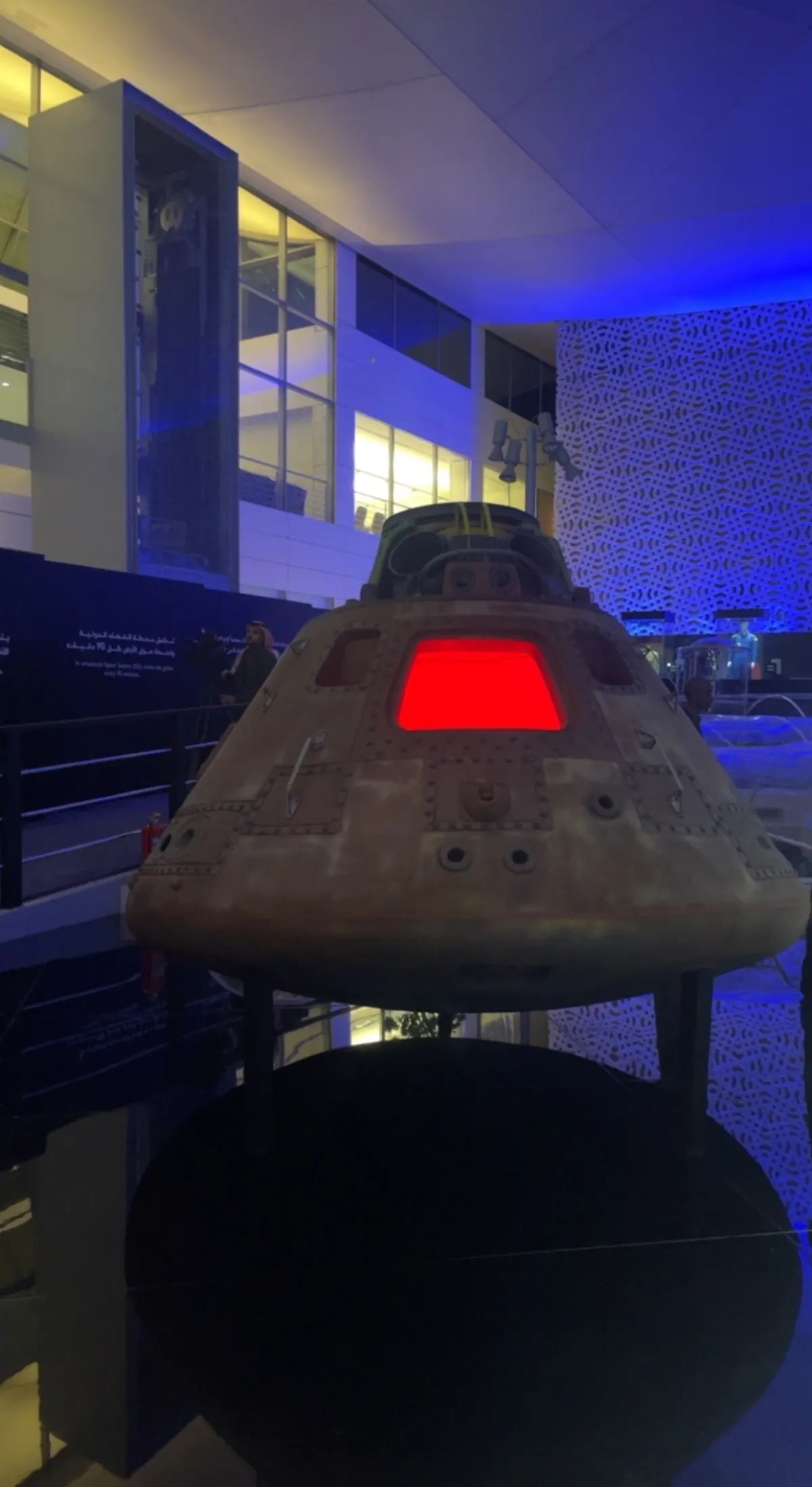 مركبة تساعد رواد الفضاء بالهبوط