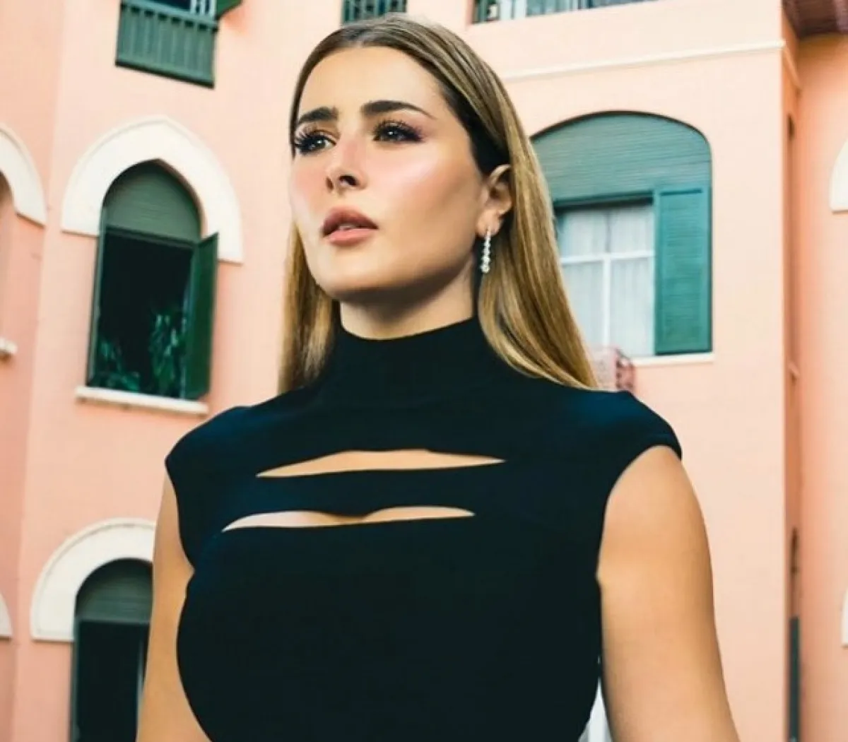 عائشة بن أحمد - صورة من صفحتها على انستغرام