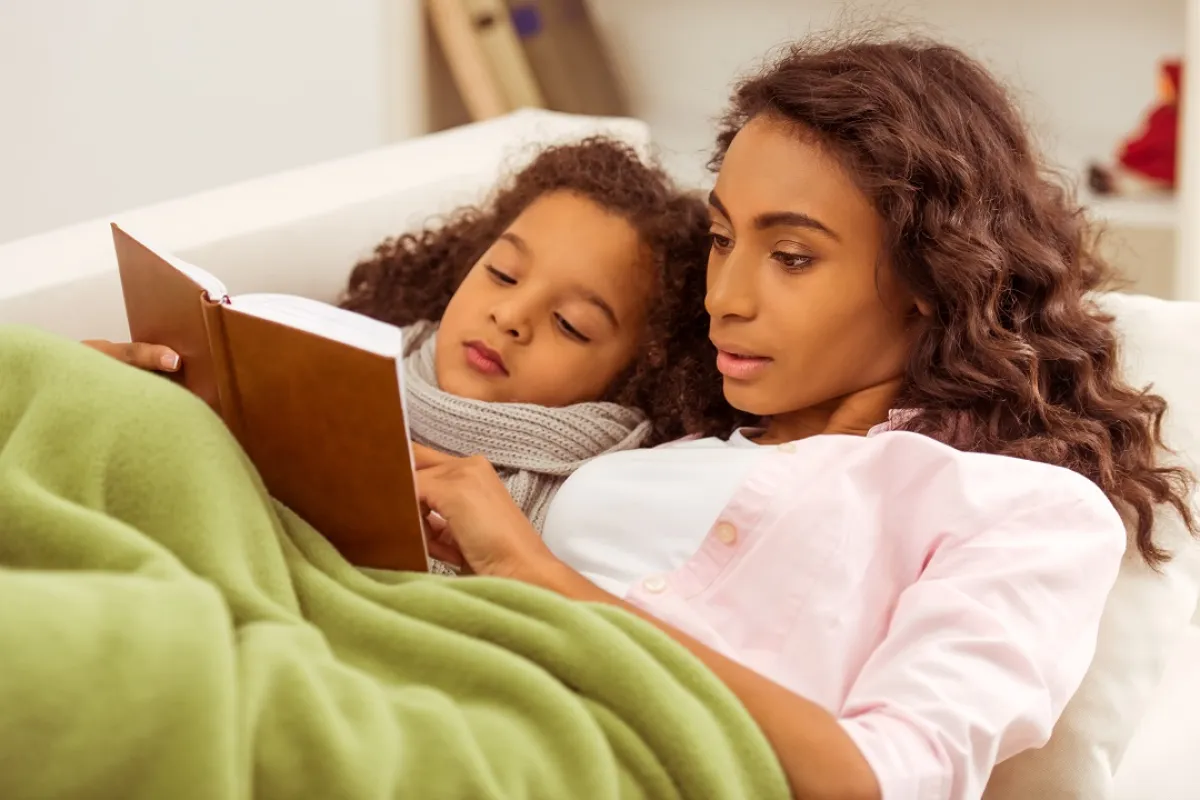 صورة لأم تحكي قصة