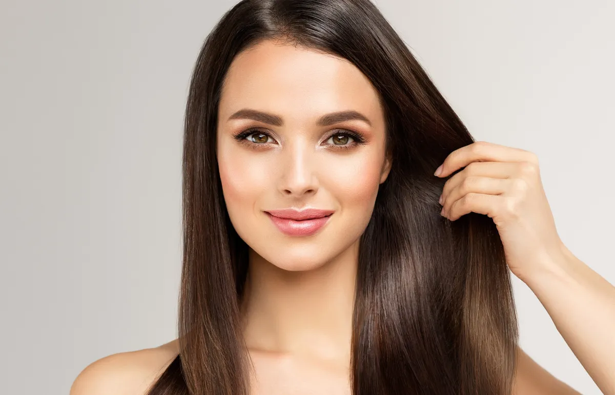 طرق تنعيم الشعر المجعد للأبد طبيعياً