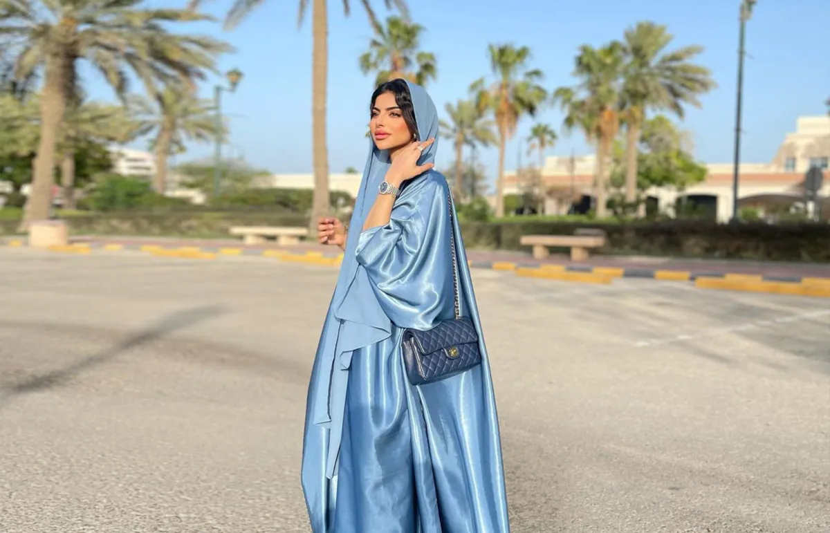 شهد الزهراني بعباية ساتان-الصورة من حسابها على انستغرام