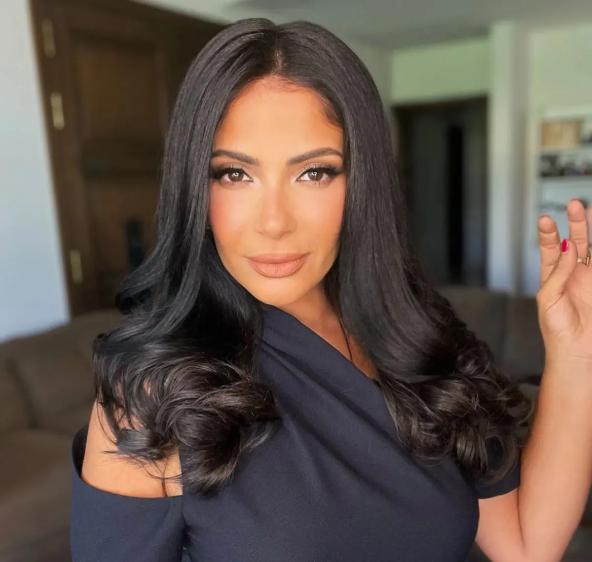  منى زكي- الصورة من حسابها على انستغرام 