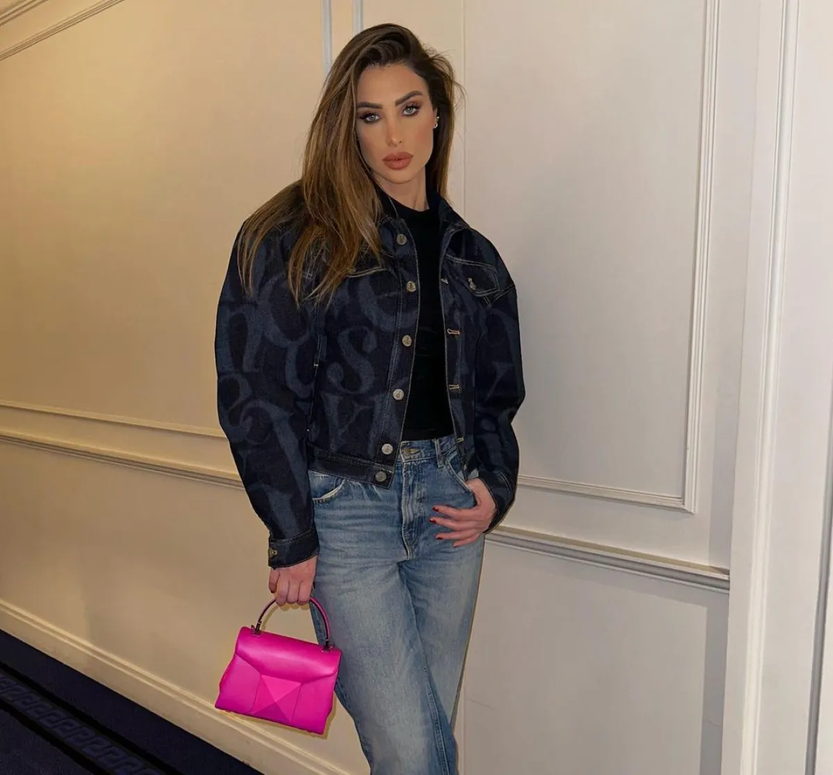  أنابيلا هلال