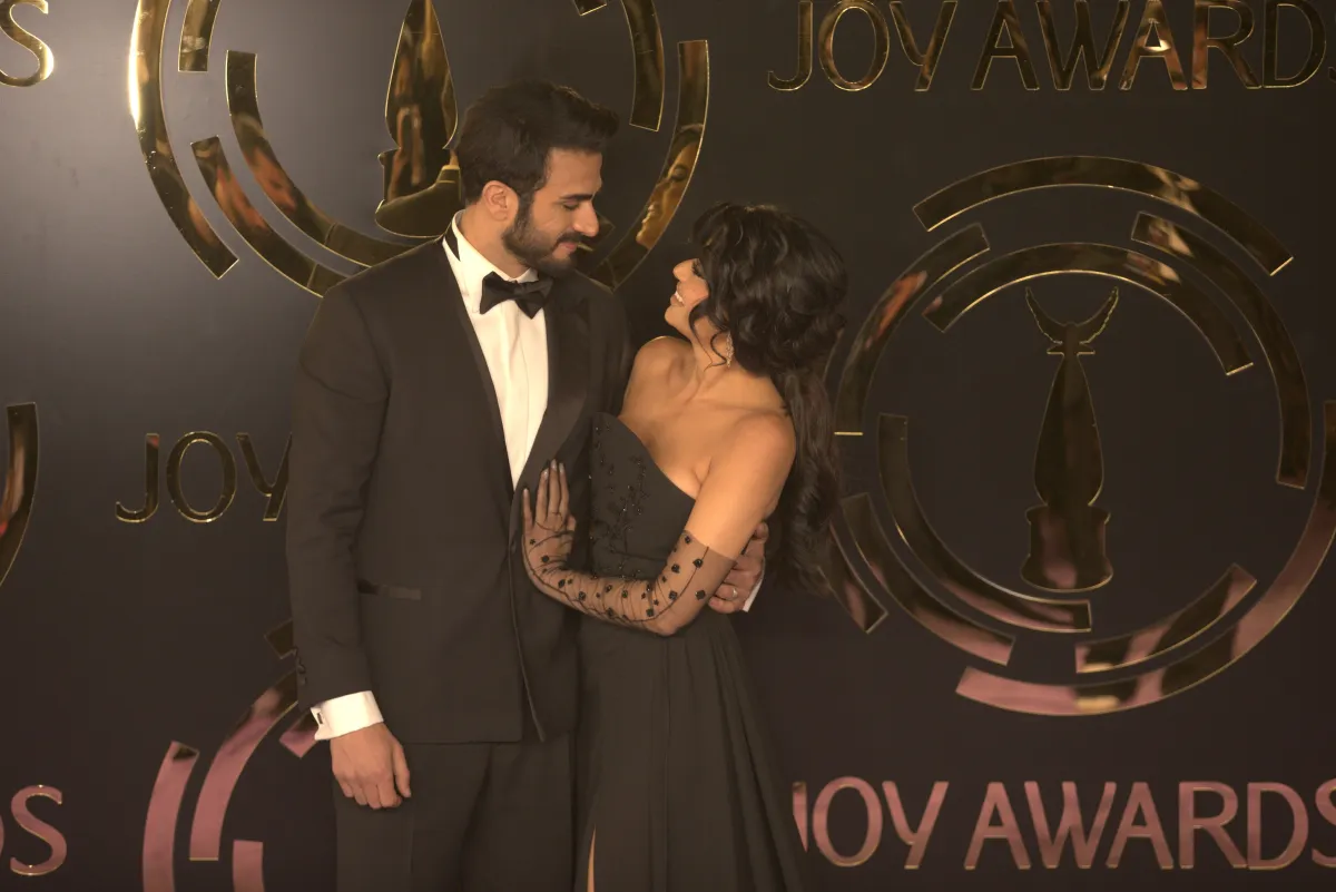 رحمة رياض وزوجها ألكسندر علوم الصورة من المركز الإعلامي لموسم الرياض