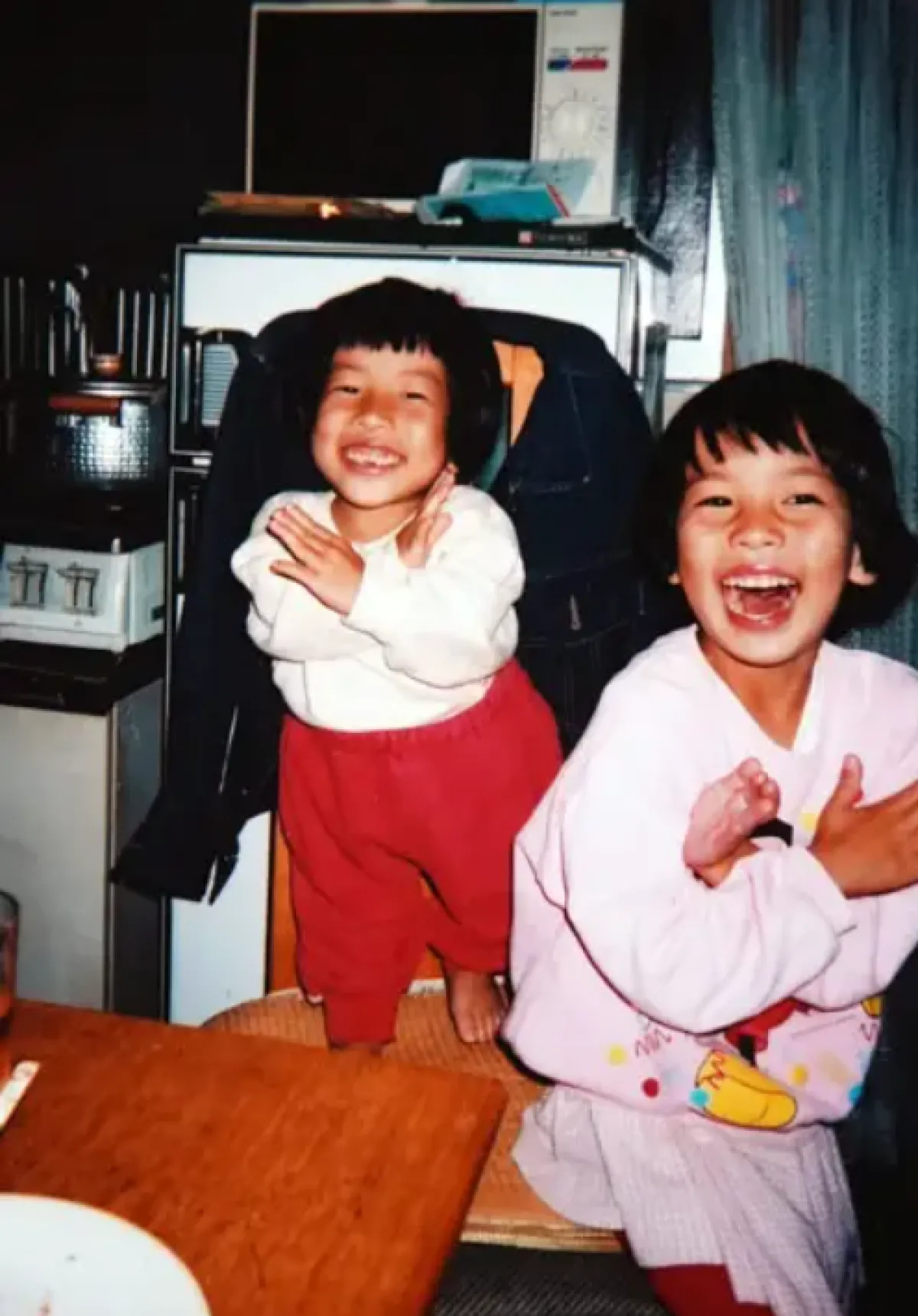 أغرب شقيقتين توأم في العالم يدخلان موسوعة غينيس - الصورة من موقع غينيس للأرقام القياسية