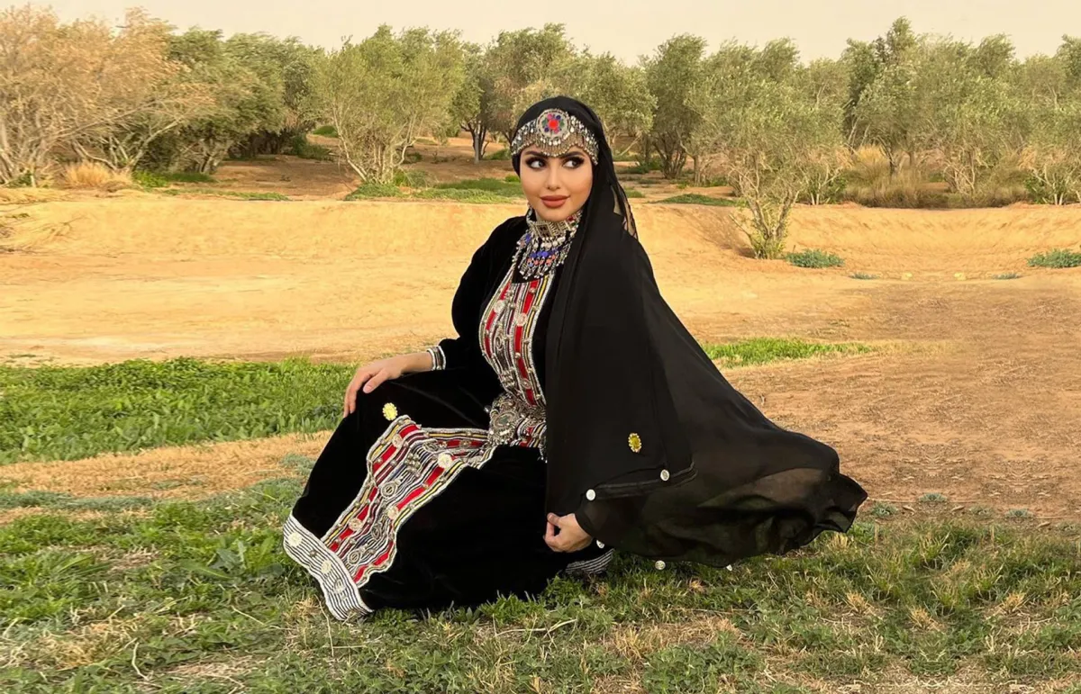 إيناس الحنطي بزي المنطقة الغربية  -الصورة من حسابها على انستغرام