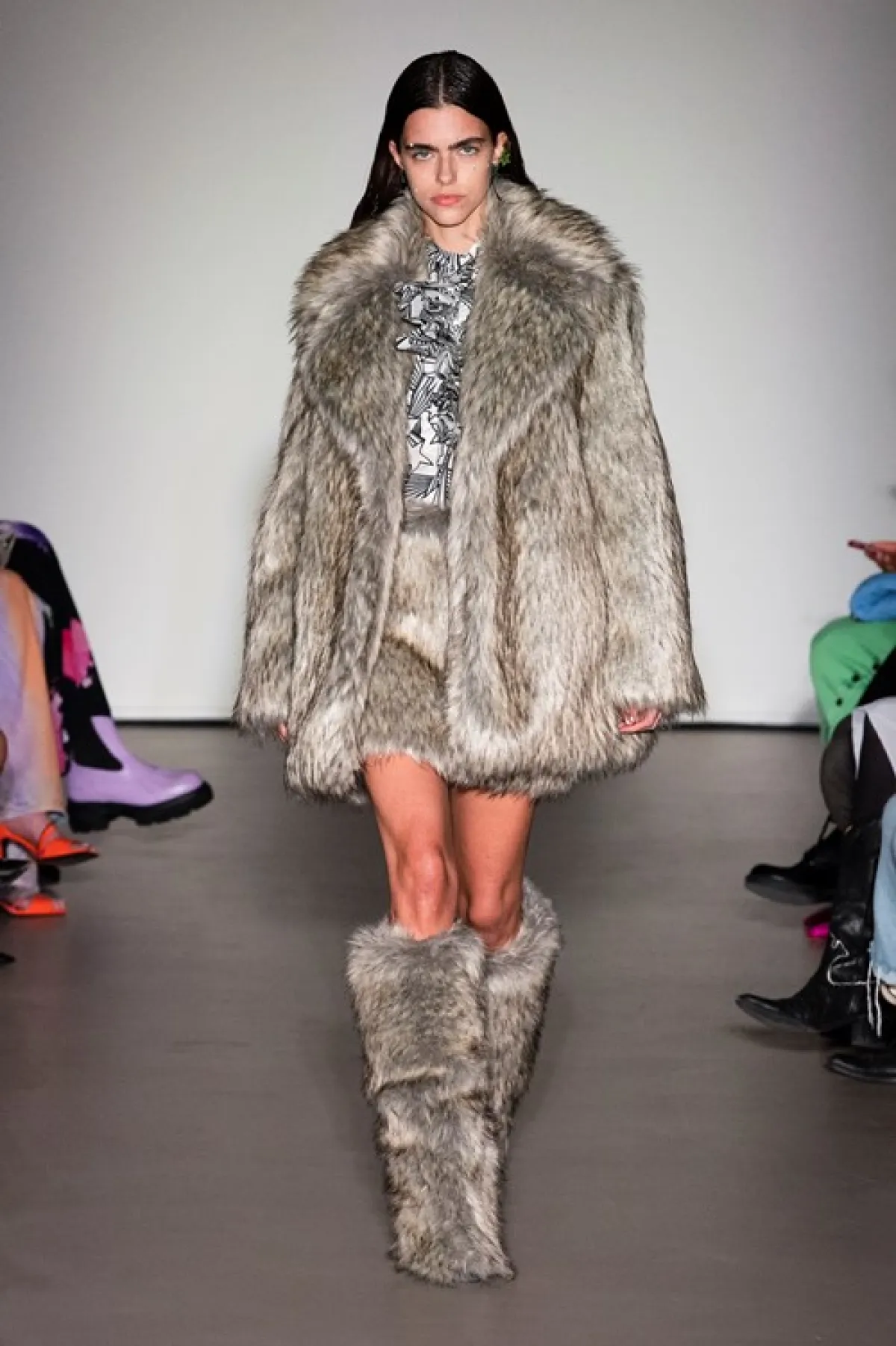 تنسيق المعطف الفرو من أم أس جي أم MSGM