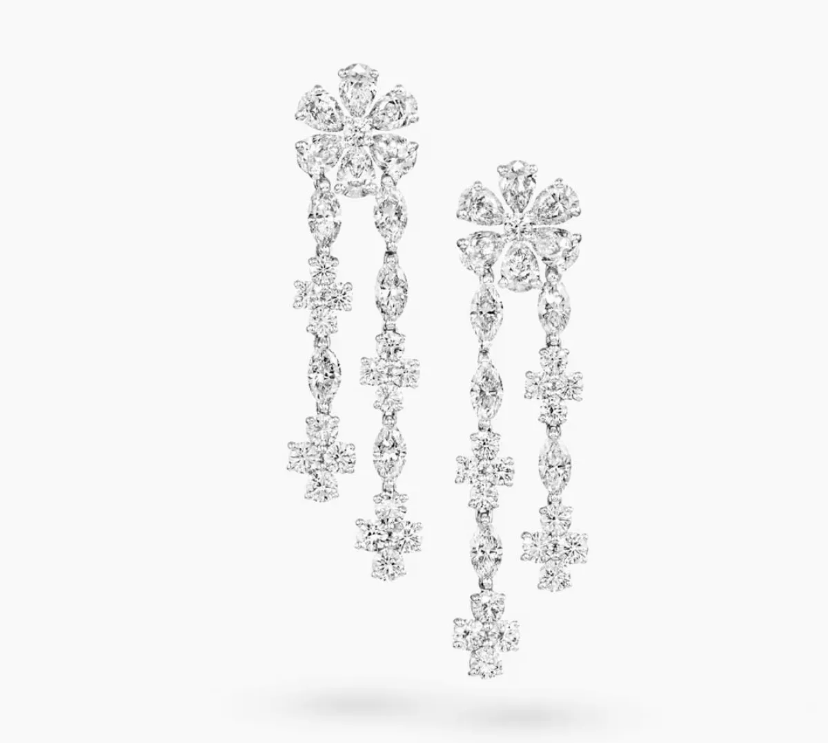 أقراط Forget-Me-Not Diamond Drop من هاري وينستون Harry Winston 