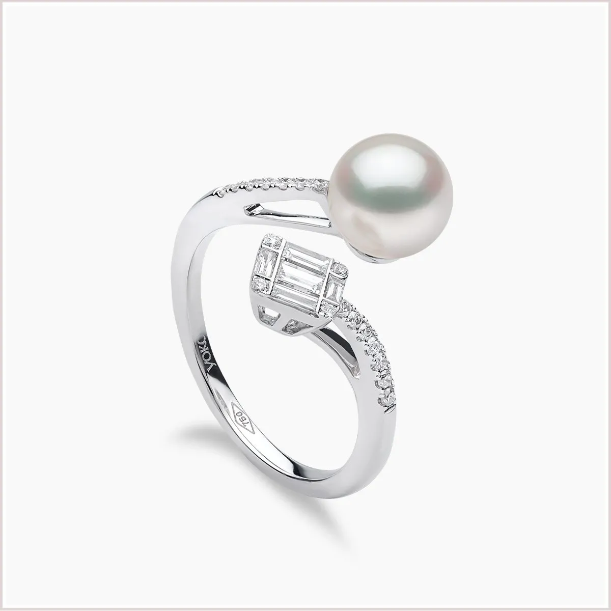 خاتم بلؤلؤ أكويا من Yoko London 