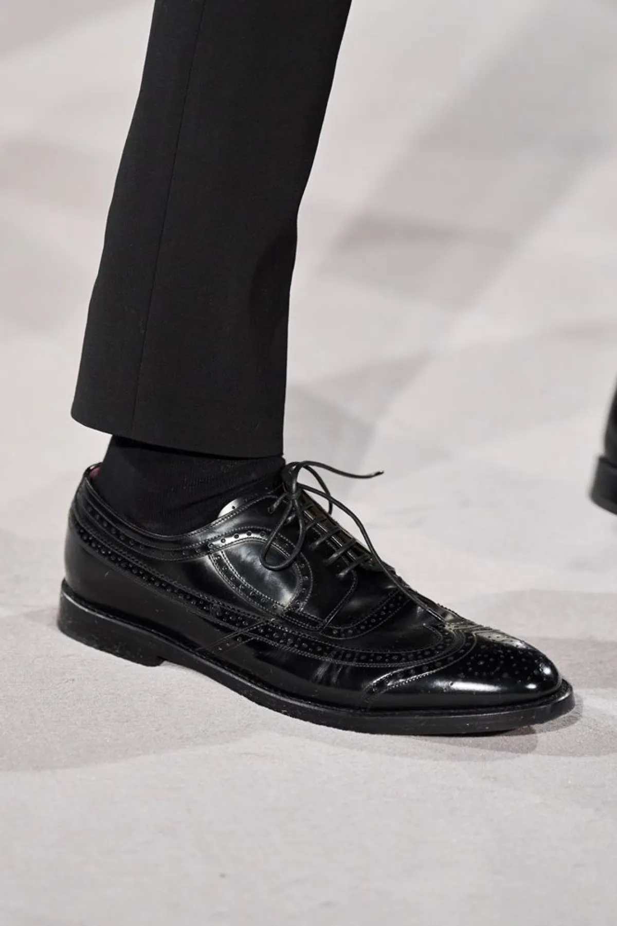 موضة أحذية الرجال لعام 2023 من كوشيك فيليندرا Kaushik Velendra