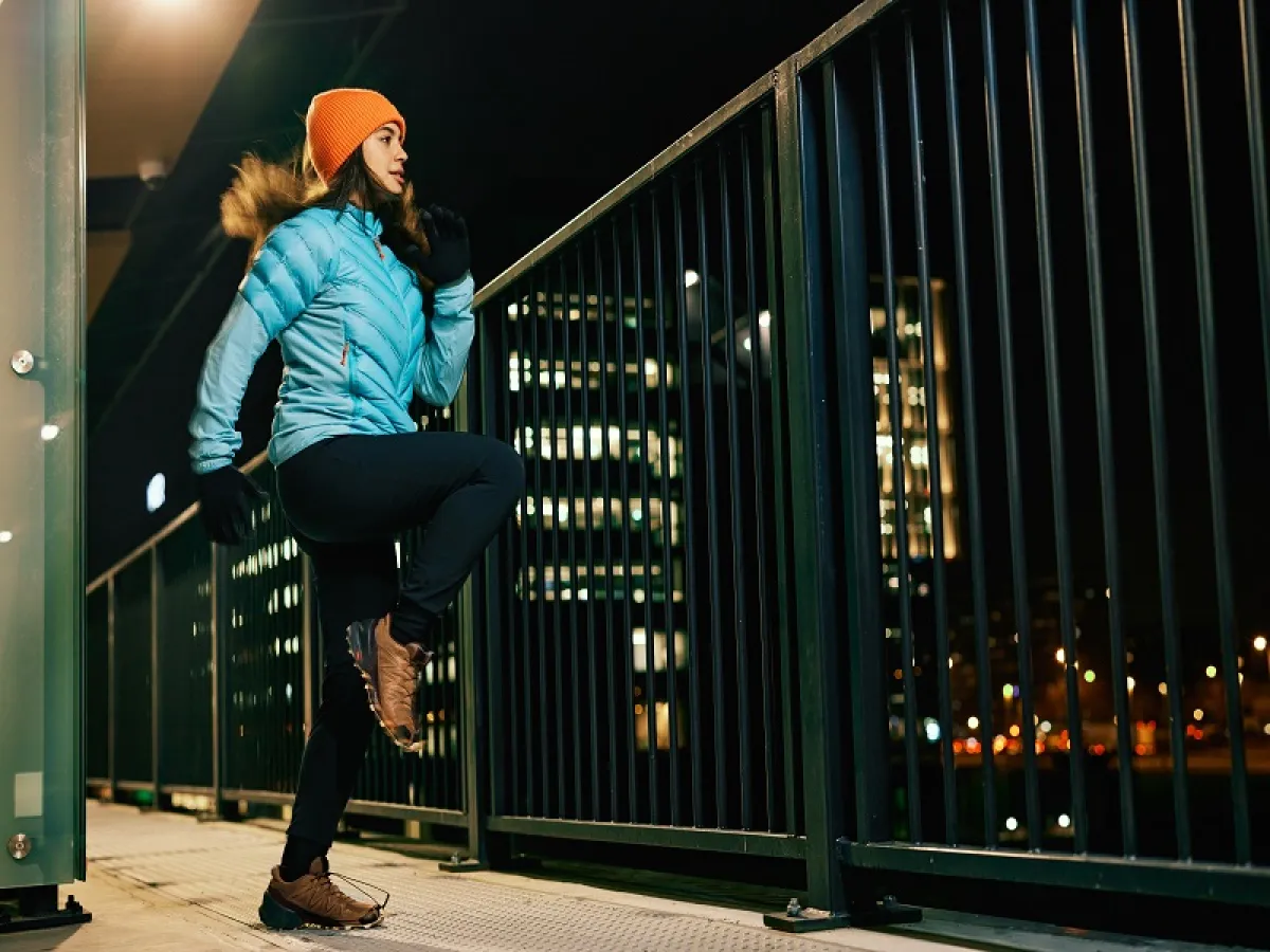 تعمل رياضة Street workout على تطوير القوة والحركة والتوازن والتنسيق واللياقة البدنية الشاملة (المصدر: Abobe.Stock)