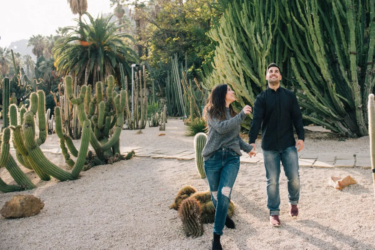 خطيبان في نزهة 