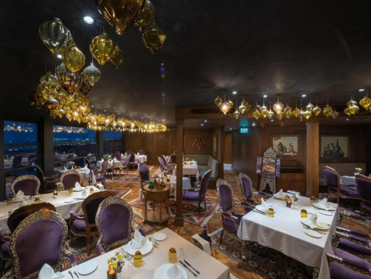 لقطة لأحد المطاعم في فندق عجوة سلطان أحمد