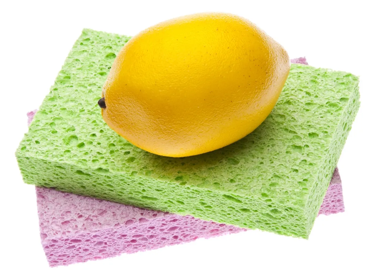 الليمون الحامض يستخدم في تنظيف المنزل