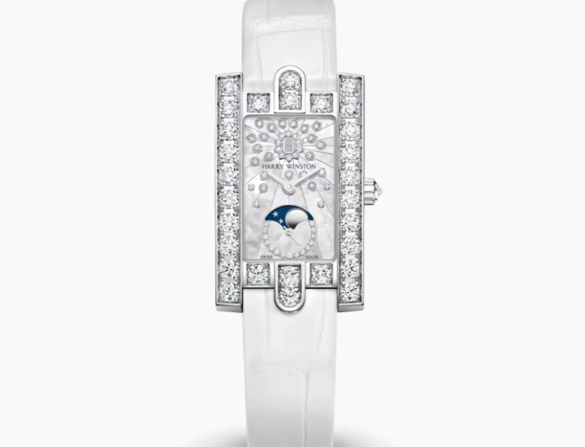 ساعة Avenue Classic Moon Phase من هاري وينستون Harry Winston