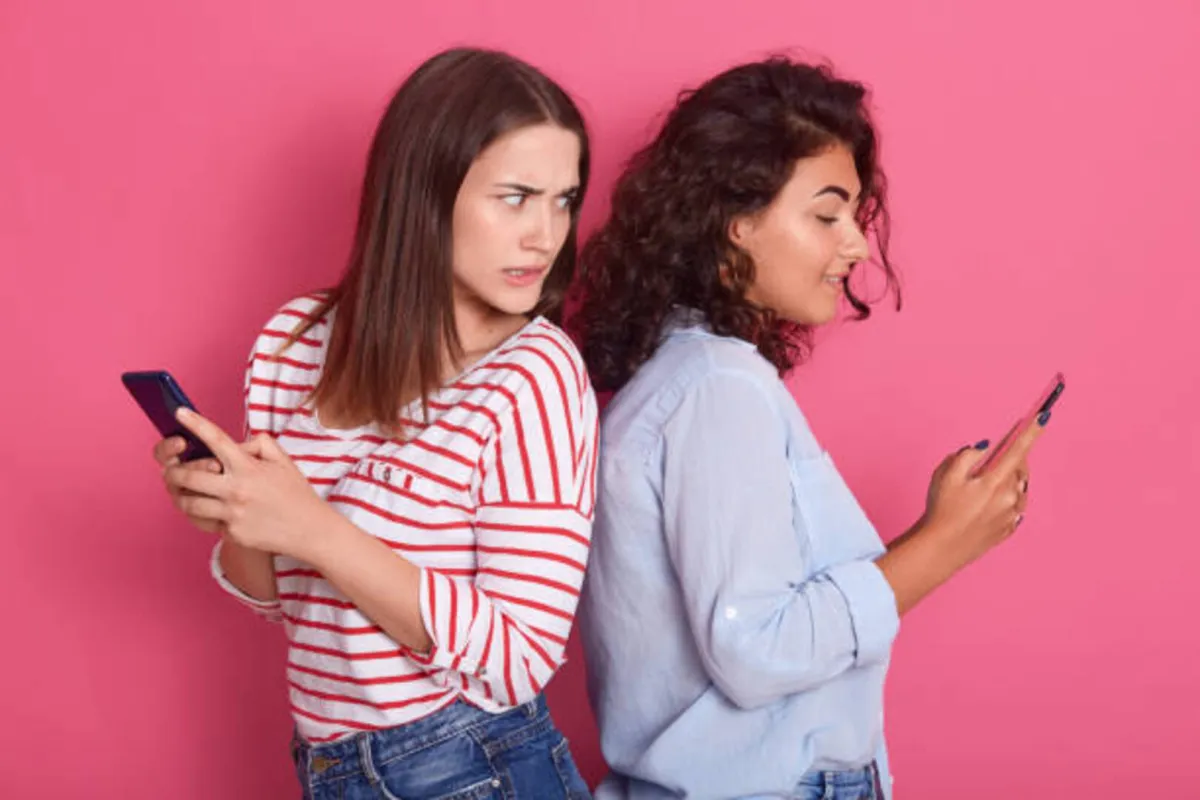 يوم الحب للأصدقاء كذلك.. كيف تهنئ أصدقاءك بهذه المناسبة