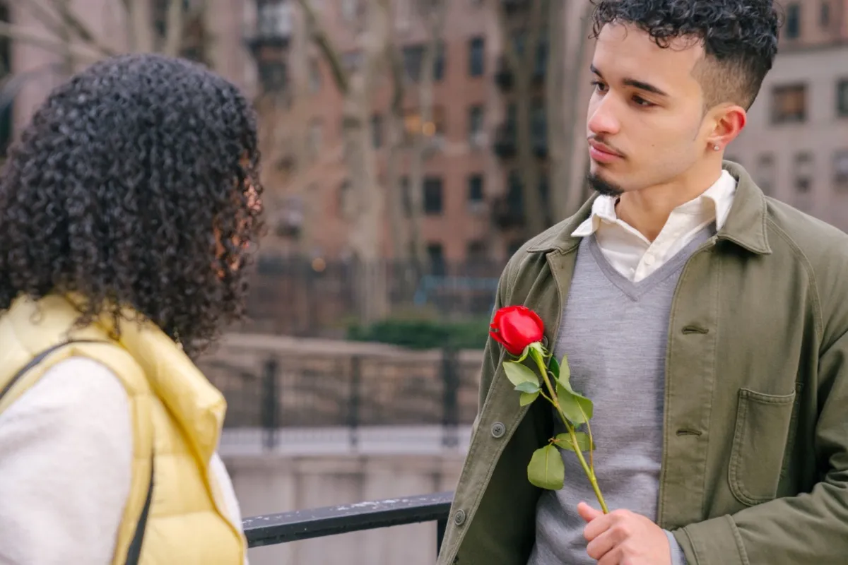 هل حقاً تختلف هدايا المحبين حسب مهنة كل منهم وكيف ذلك؟