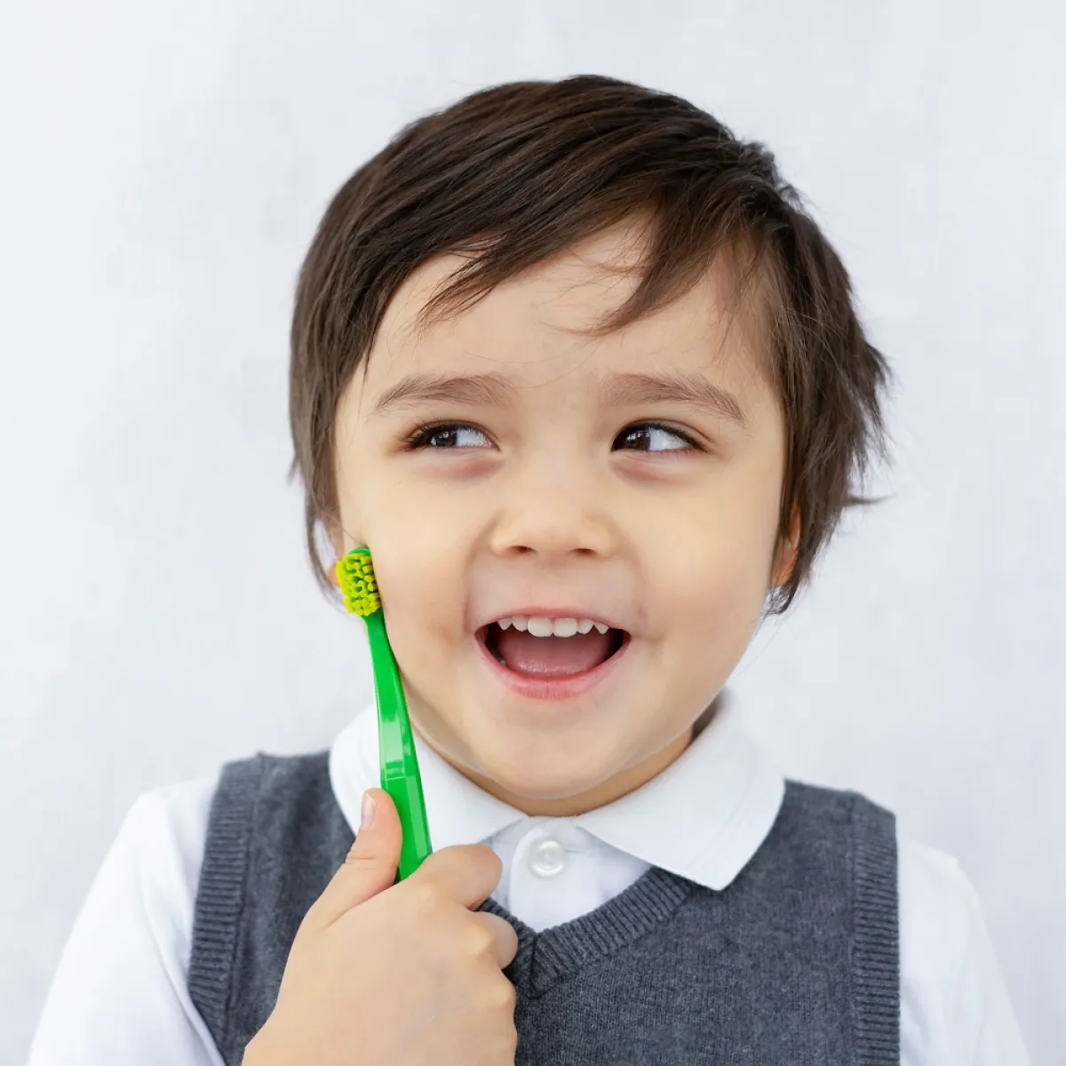 صورة  للفرشاة من لوازم الطفل الشخصية