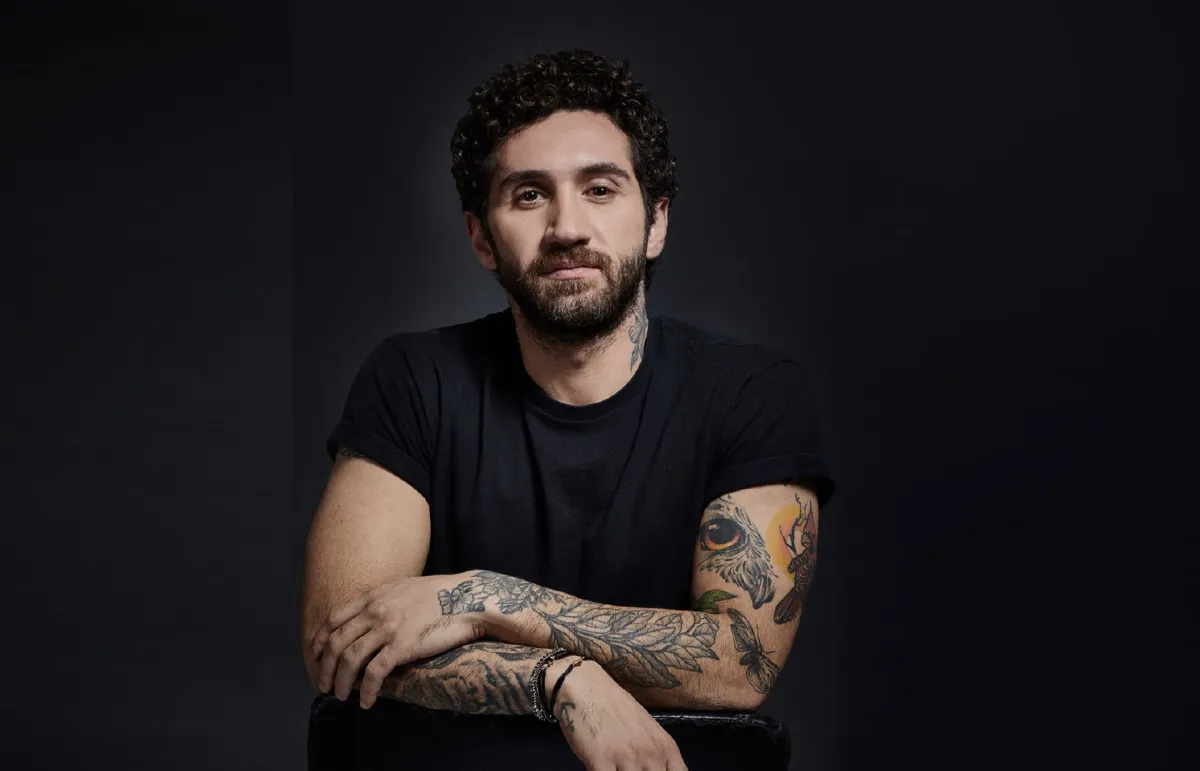 المصمم جان-لويس صبجي: في أزيائي صور ظلية دائمة التغيّر