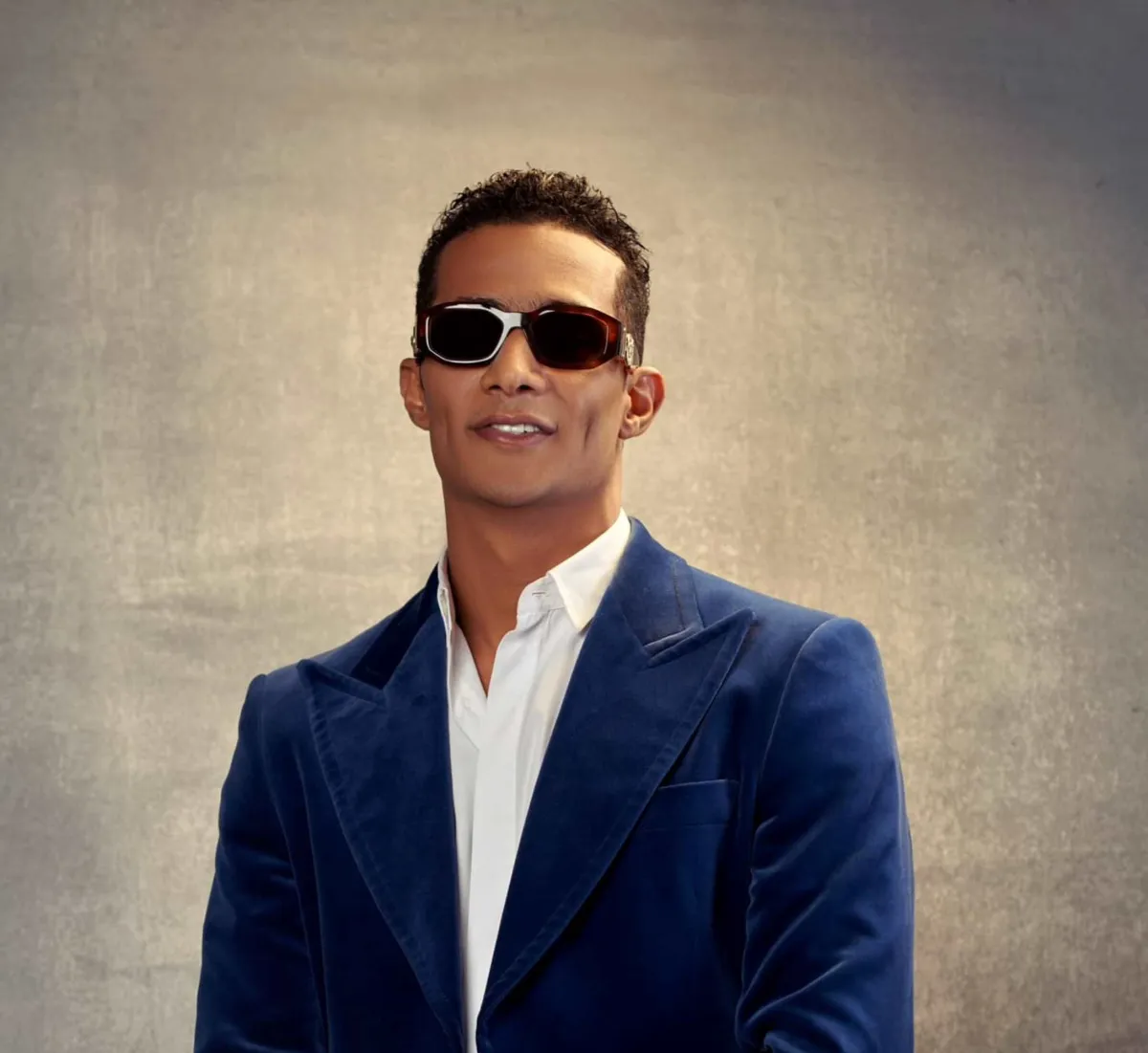 الصورة الرسمية لتكريم محمد رمضان من المكتب الإعلامي لمهرجان الأقصر