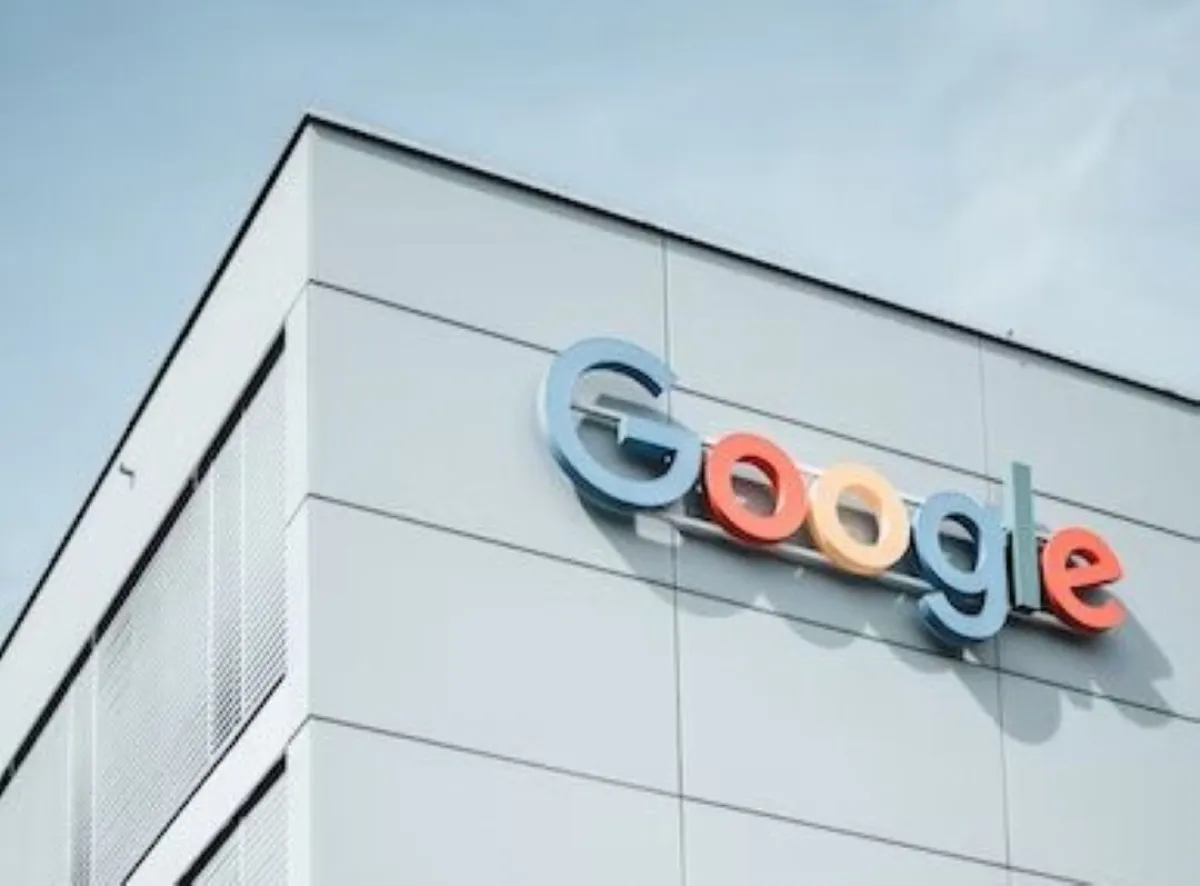 باستخدام متوقع لترسانة الذكاء الاصطناعي.. جوجل تستعد لمنافسة ChatGPT 