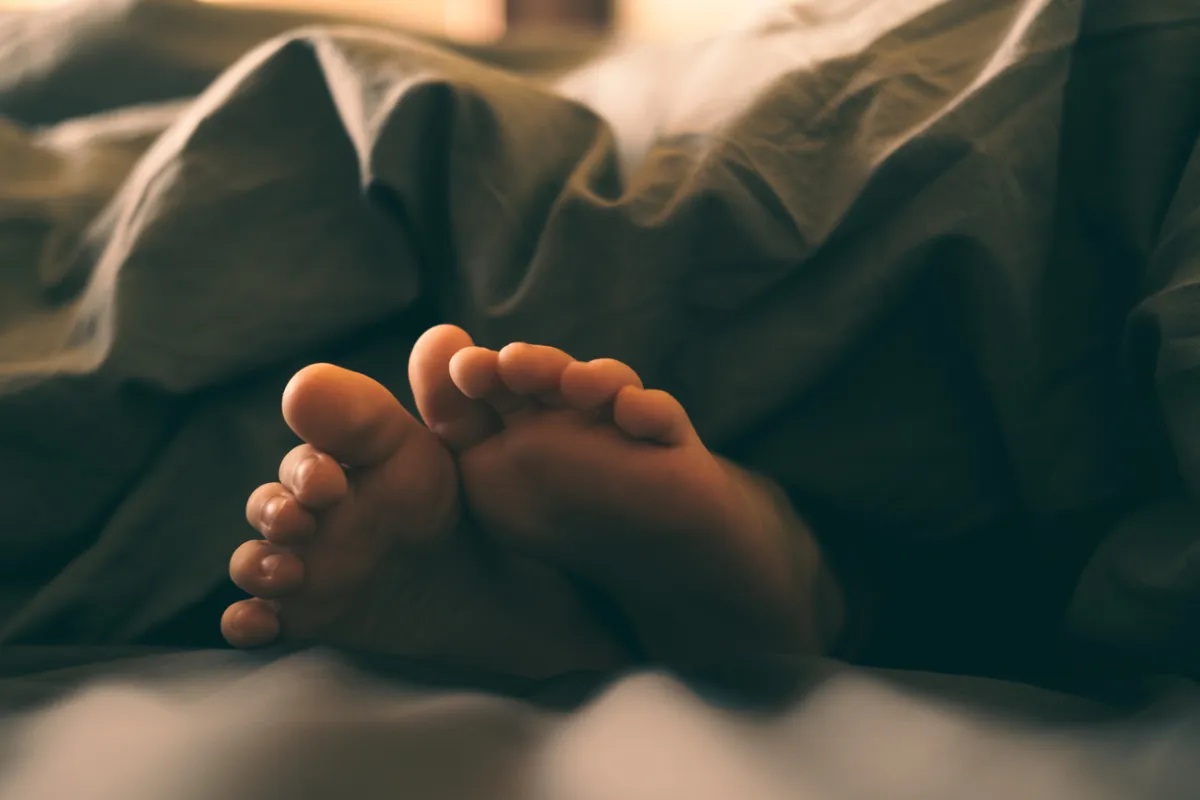 صورة لقدمي طفل نائم