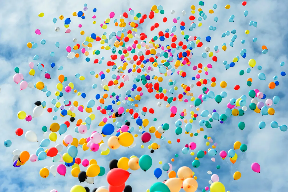 تطيير البالونات 