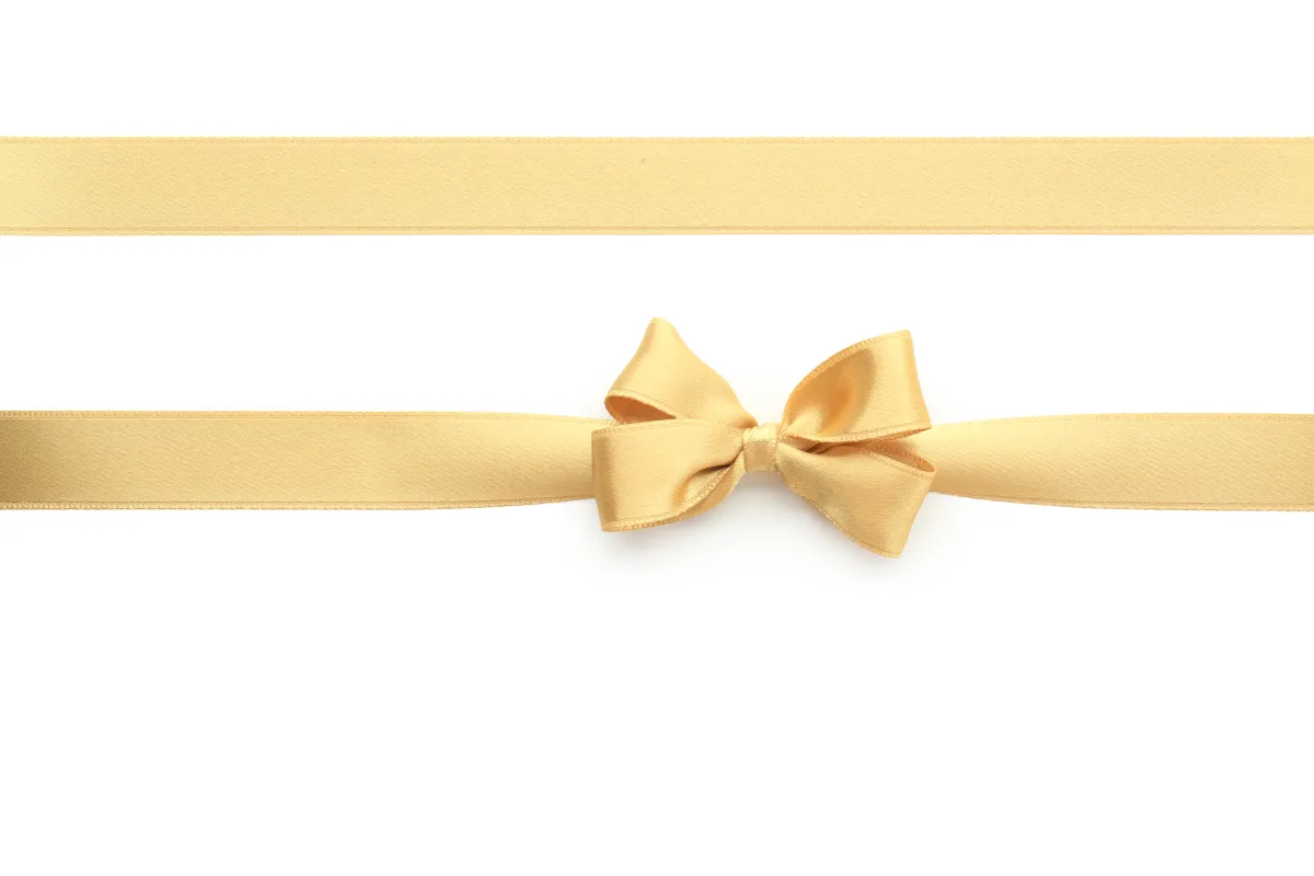 الساتان هو نسيج مرغوب في ديكور حفل الزفاف 