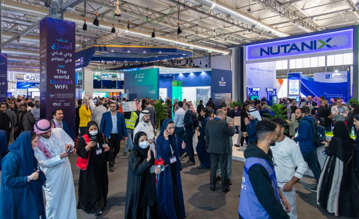 اليوم الأول يسجل عددًا ضخمًا من الزوار