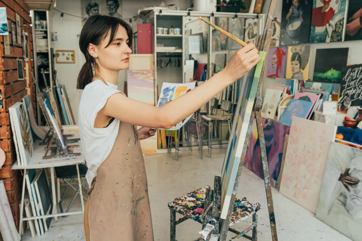 ممارسة فن الرسم 