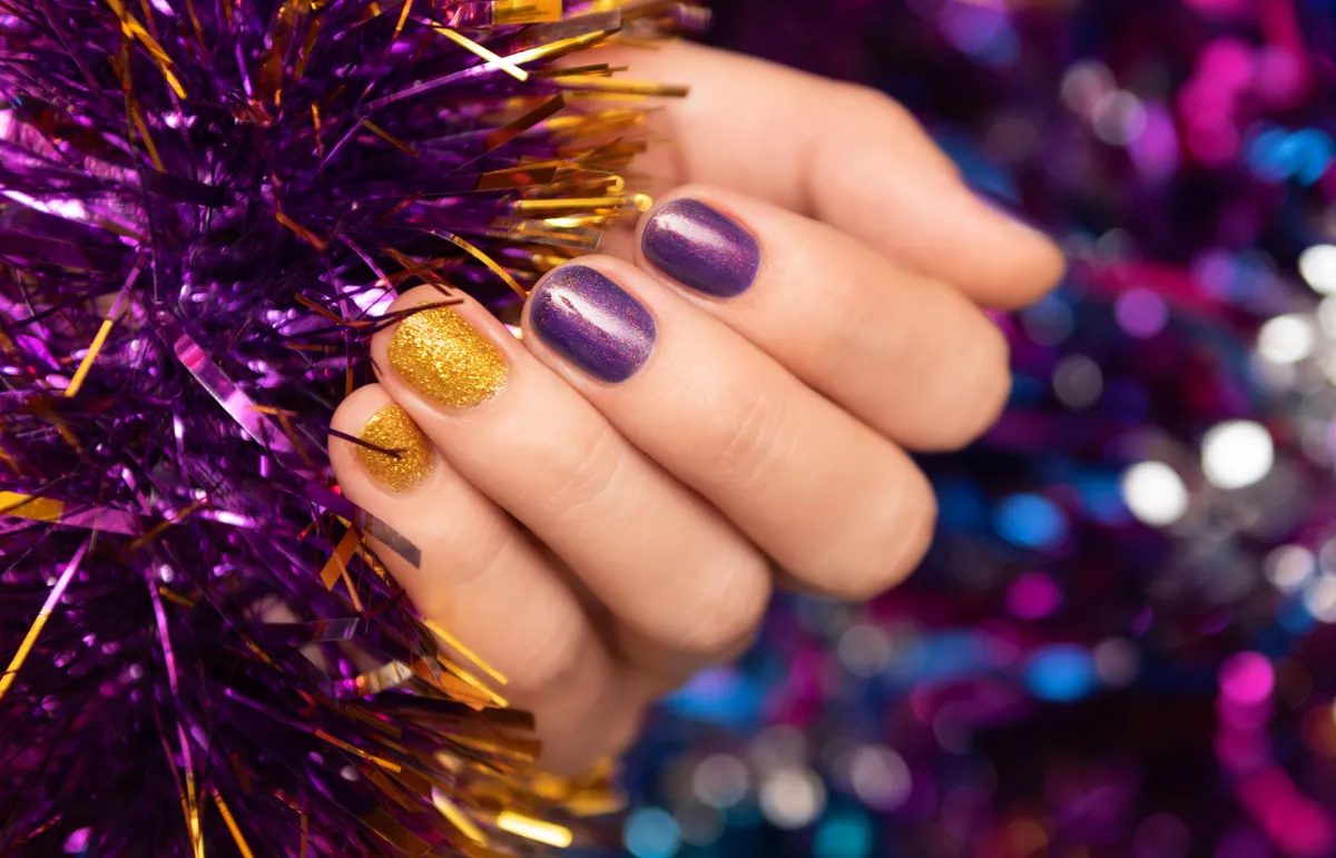 أجمل ألوان المناكير ليوم الحب