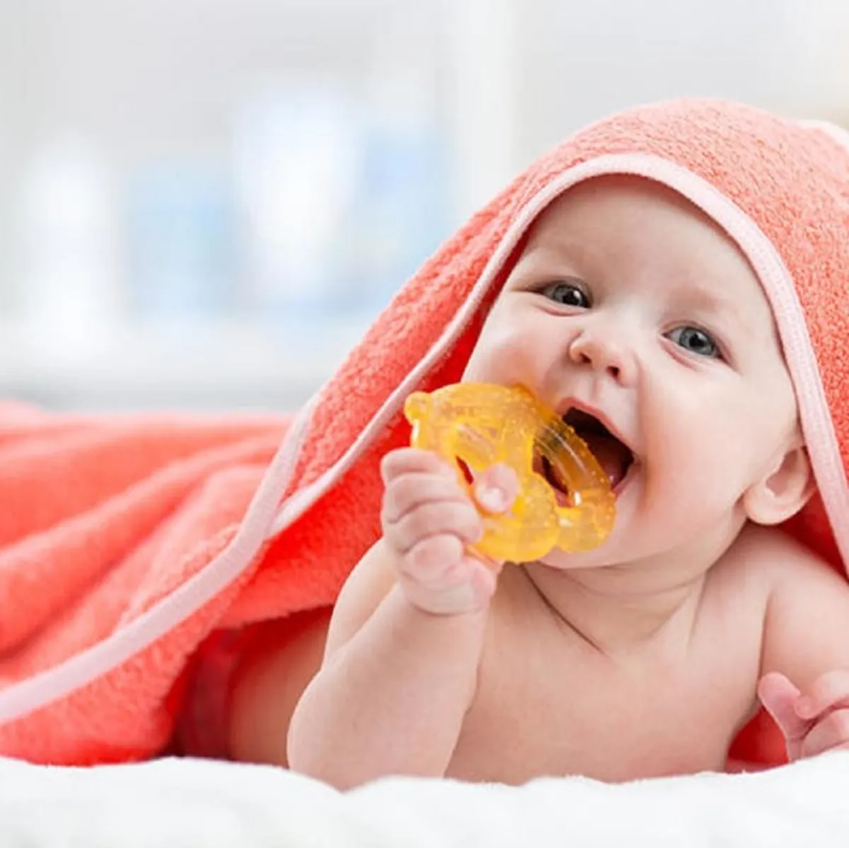 صورة لطفل يسنن